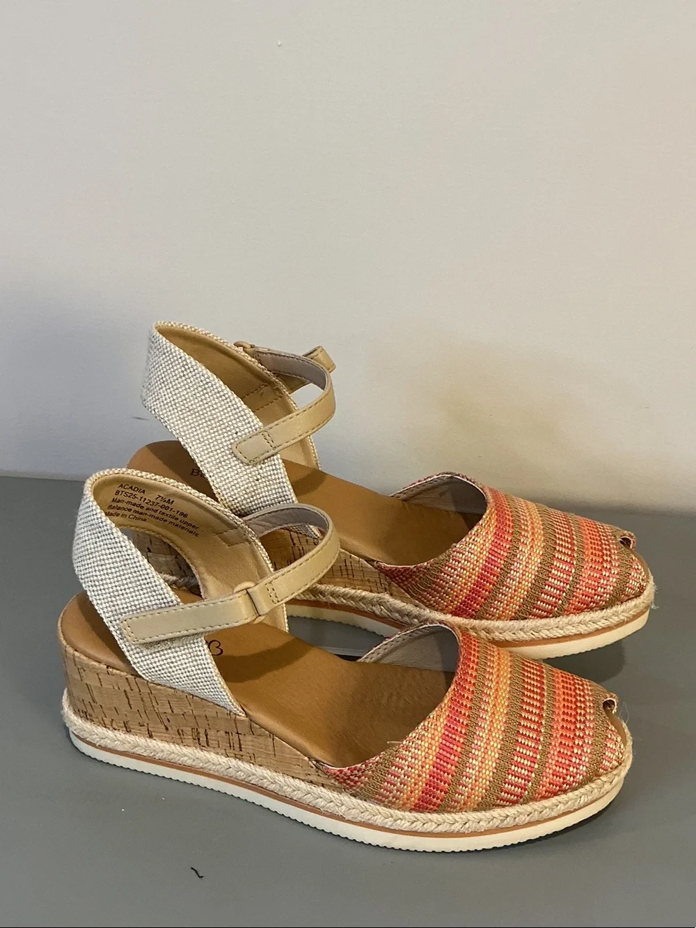 BareTraps Acadia Coral and Tan Wedge Espadrilles, size 7.5